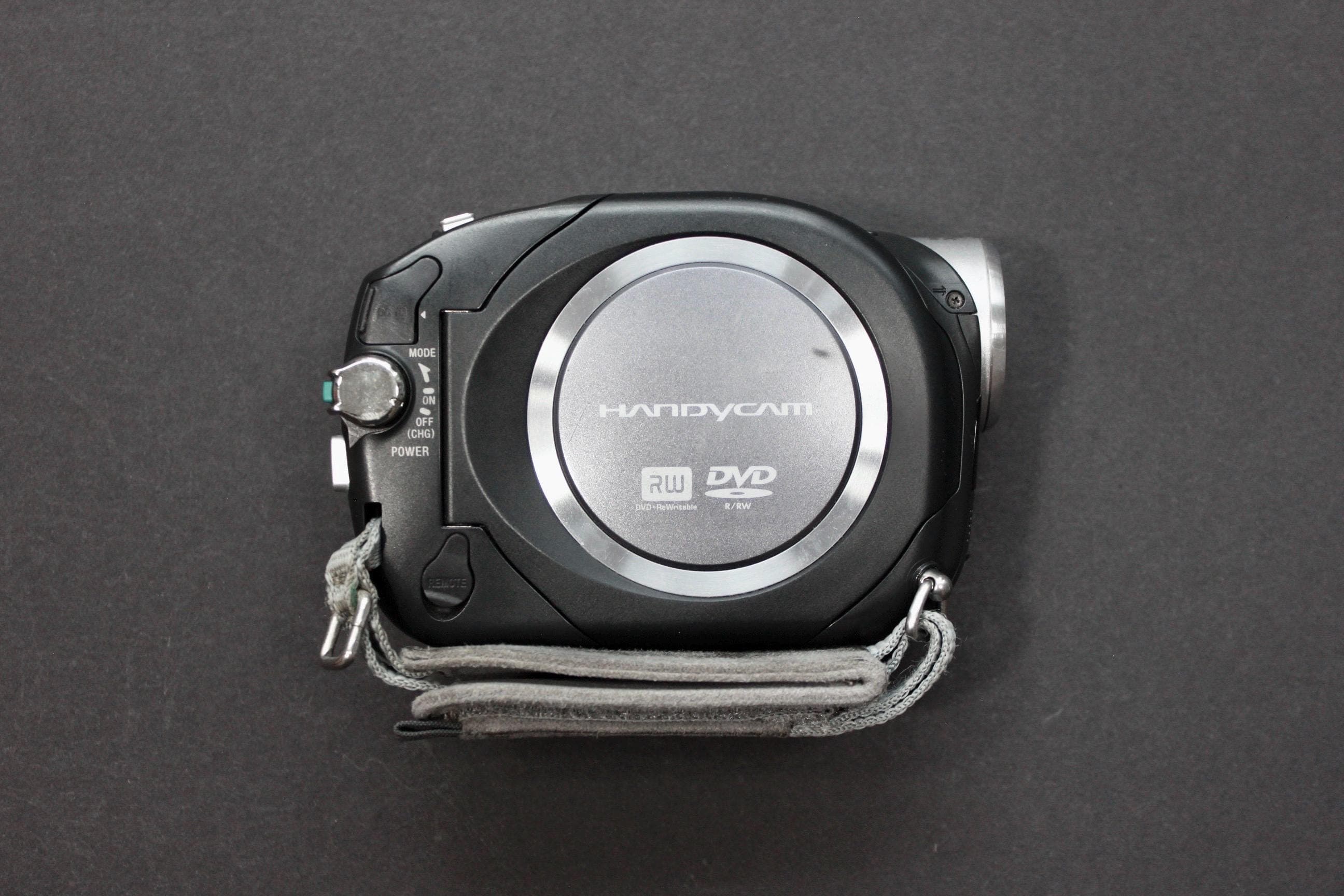 Sony Handycam DCR-DVD202E - Image 4