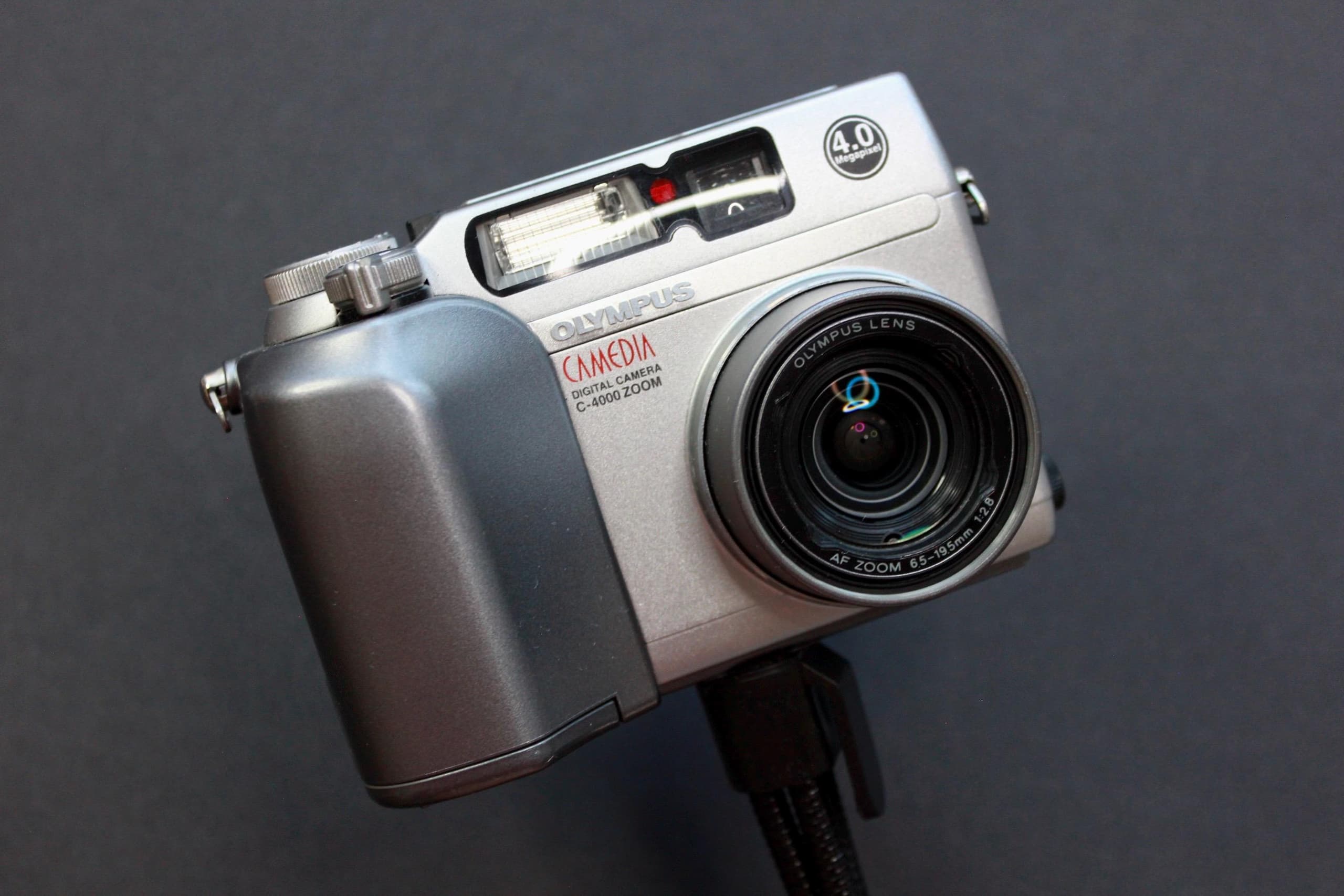 Olympus Camedia C-4000 Zoom - Image 3