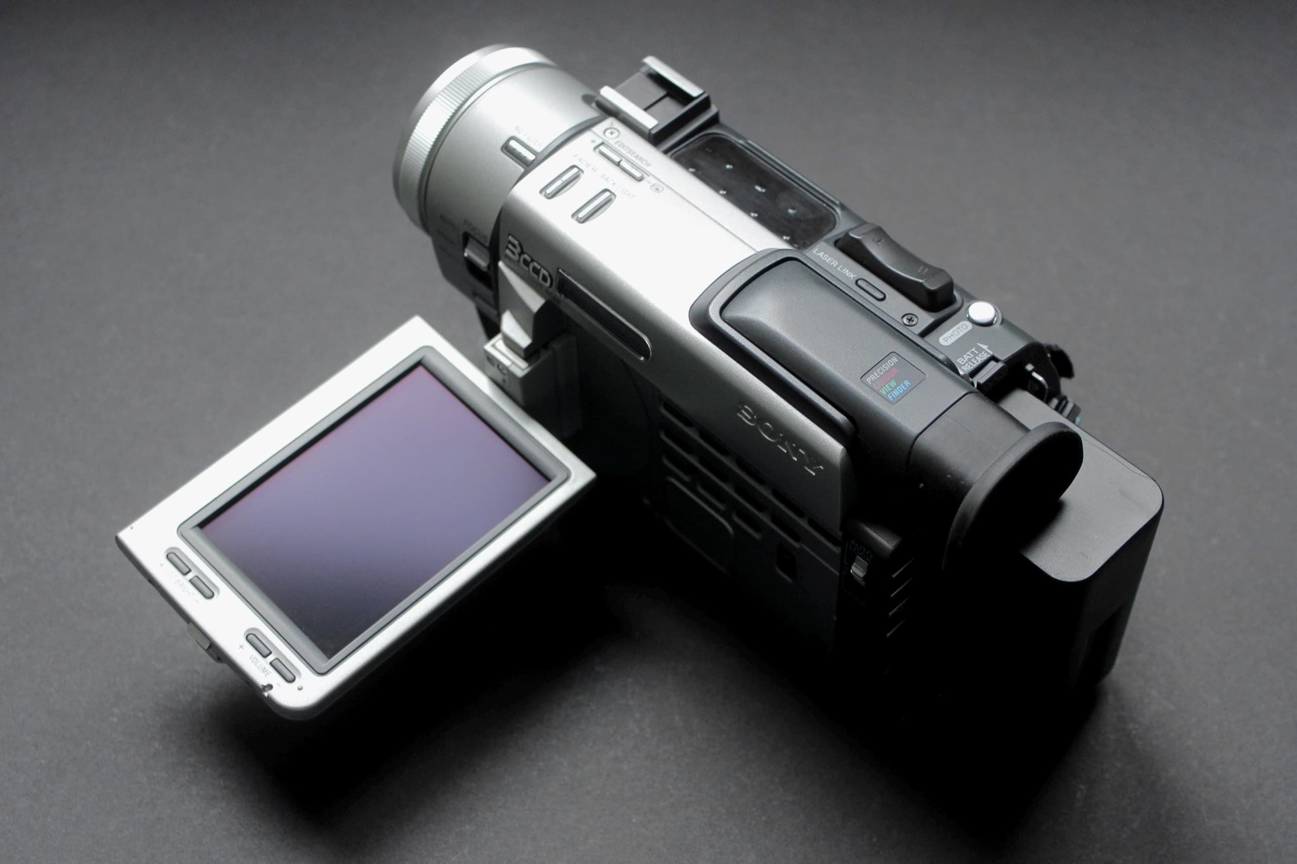 Sony Handycam DCR-TRV900E PAL - Image 7