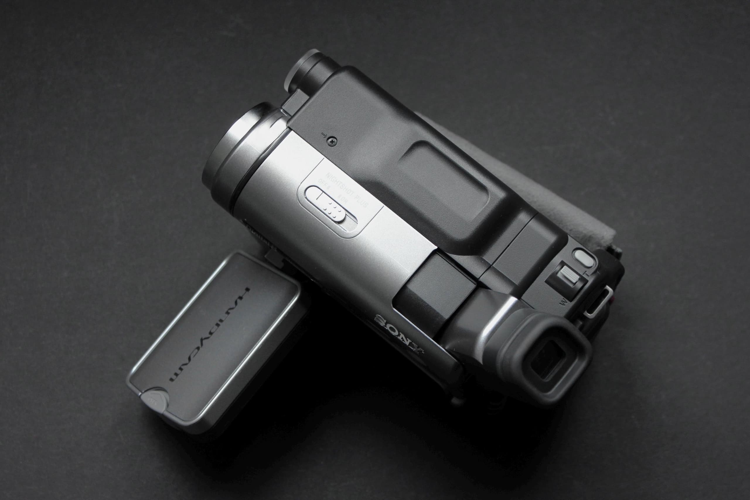 Sony Handycam DCR-TRV270E PAL - Image 3