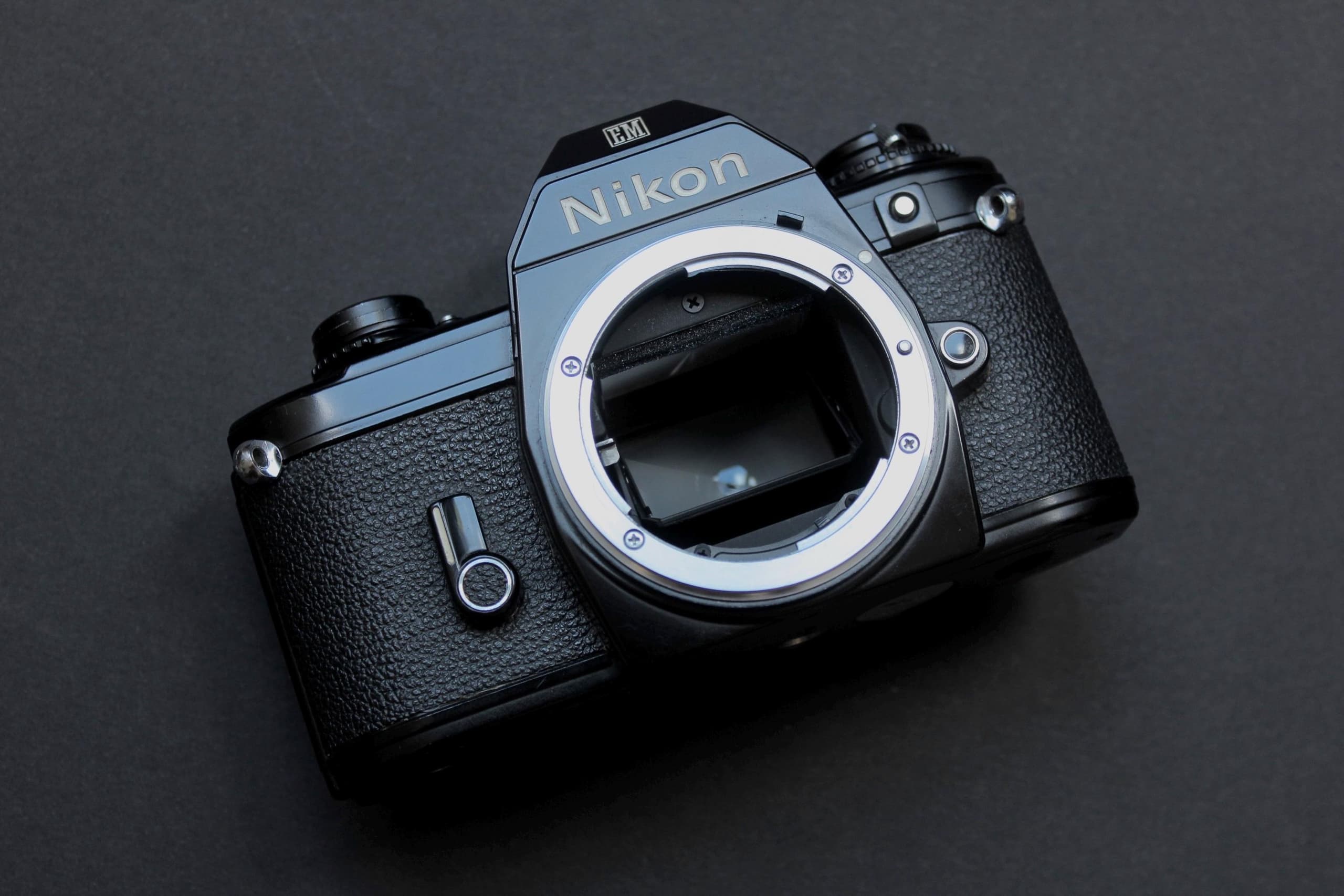 Nikon EM with Nikon Series E Lens - Image 5
