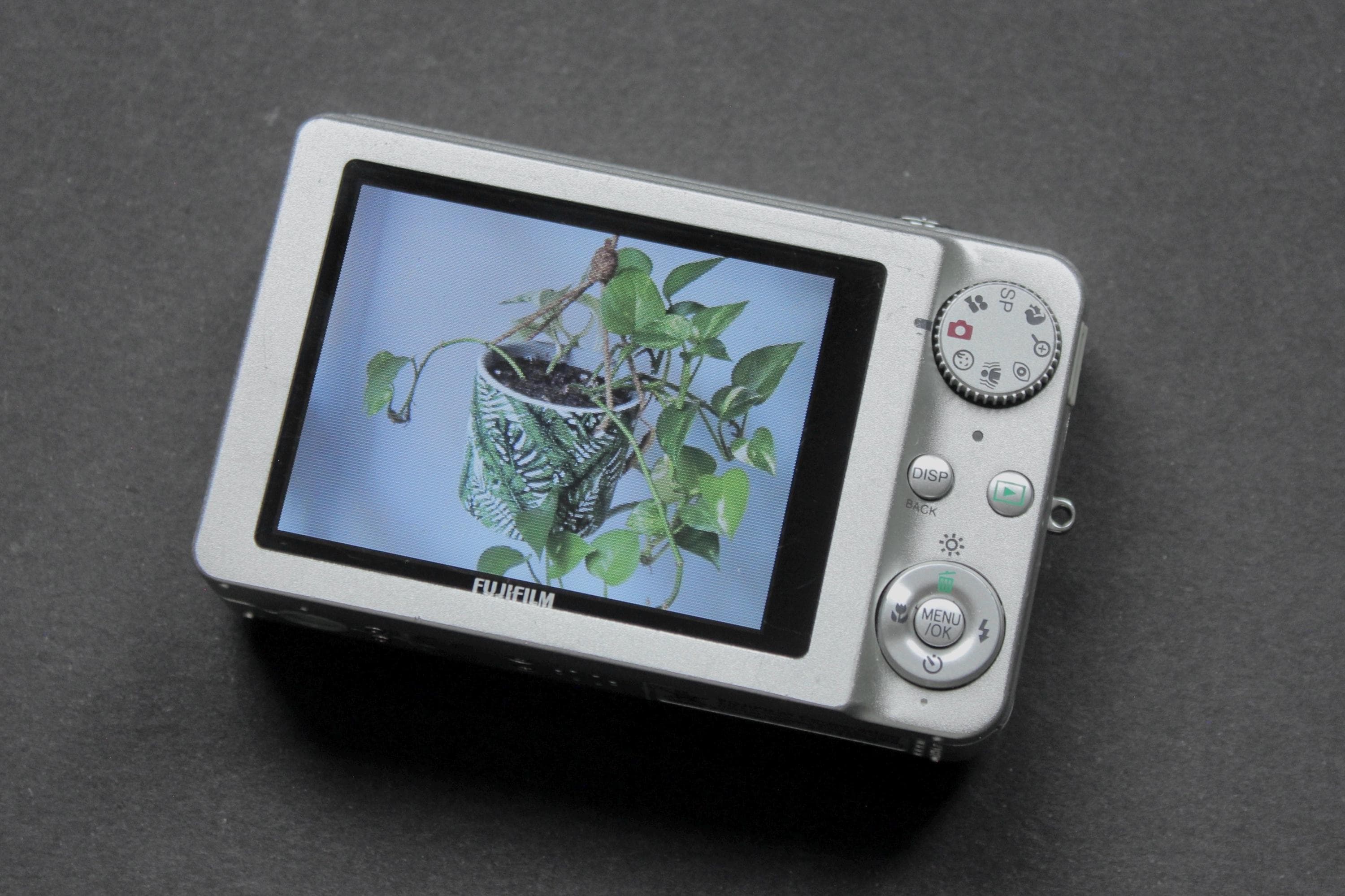 Fujifilm Finepix J100 - Image 7