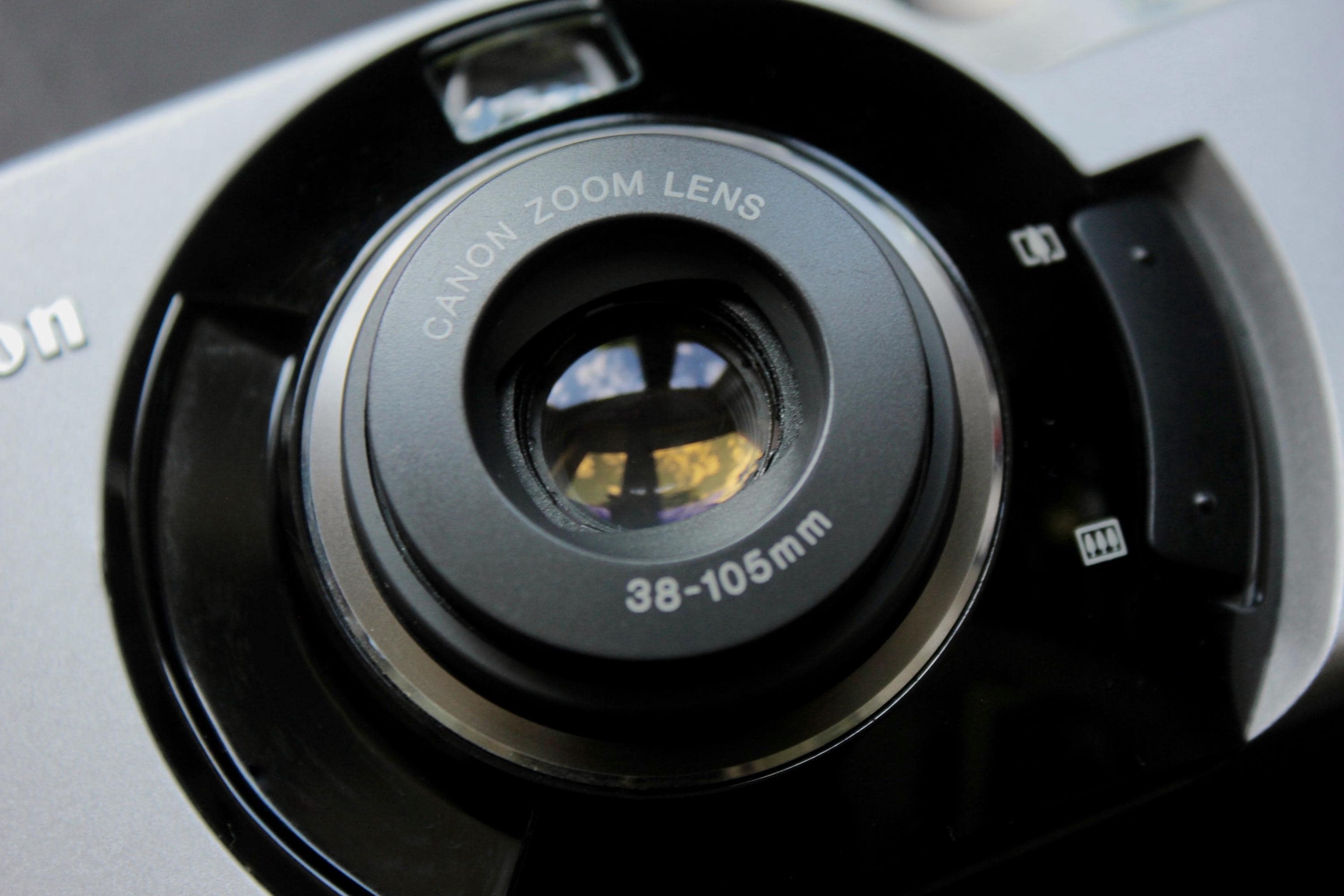 Canon Sure Shot 105 Zoom - Image 4