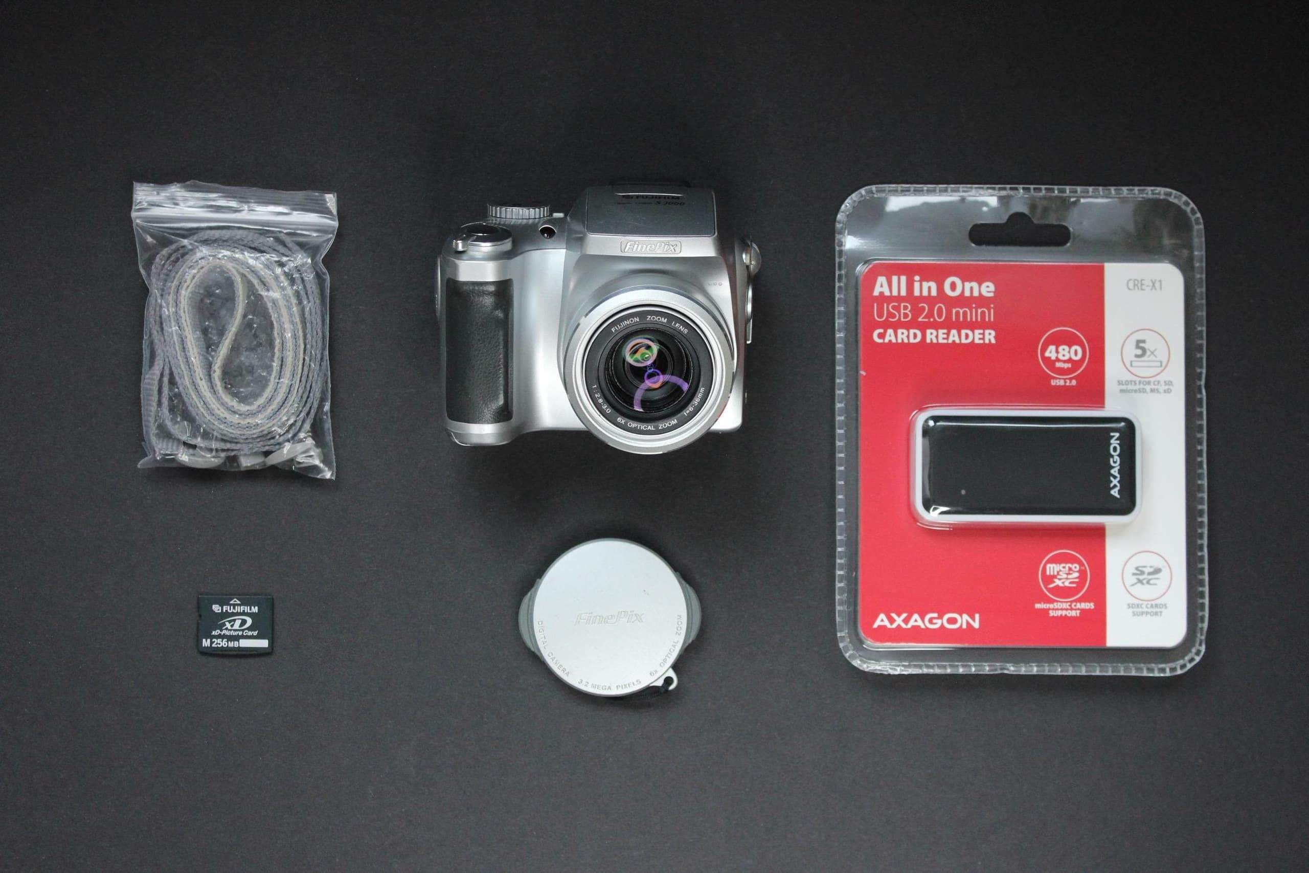 Fujifilm FinePix S3000 - Image 2