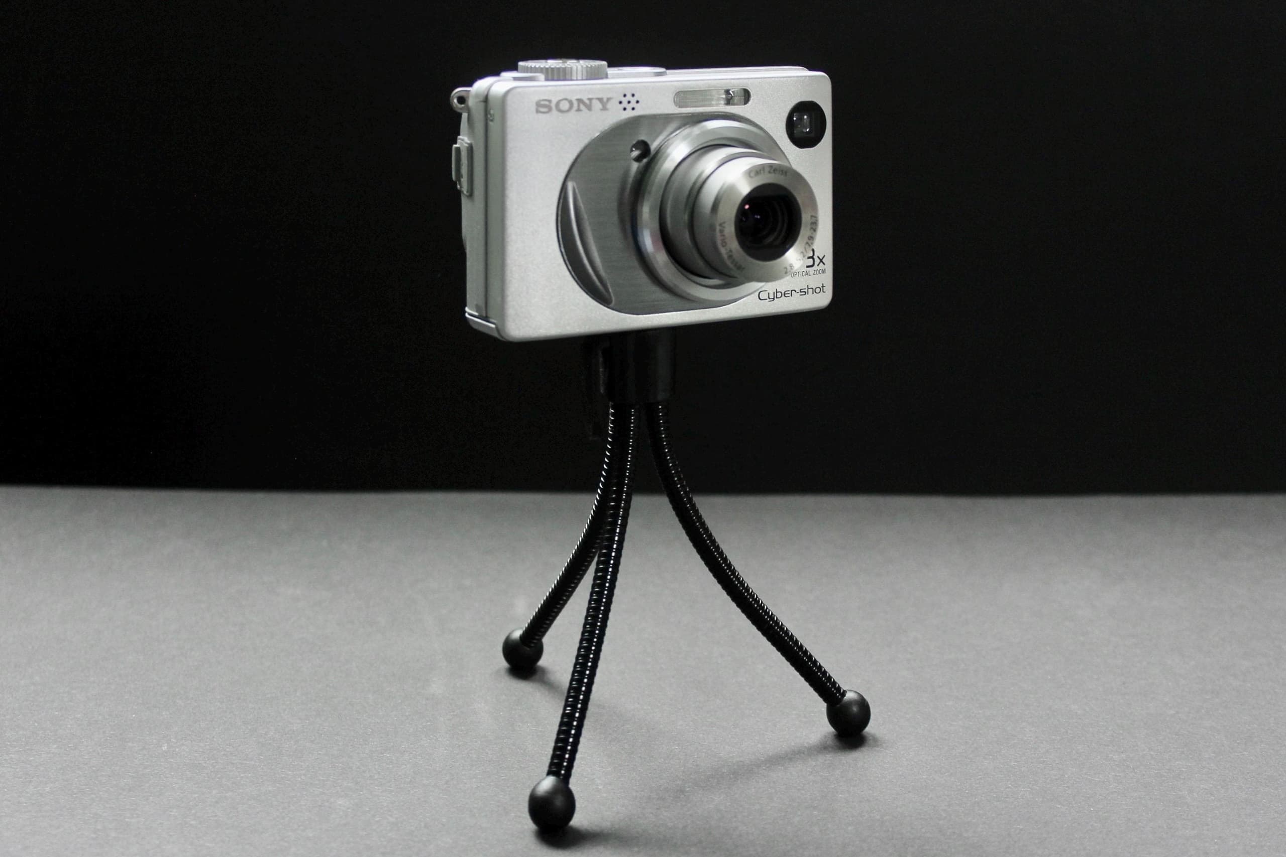 Sony Cyber-shot DSC-W1 - Image 3