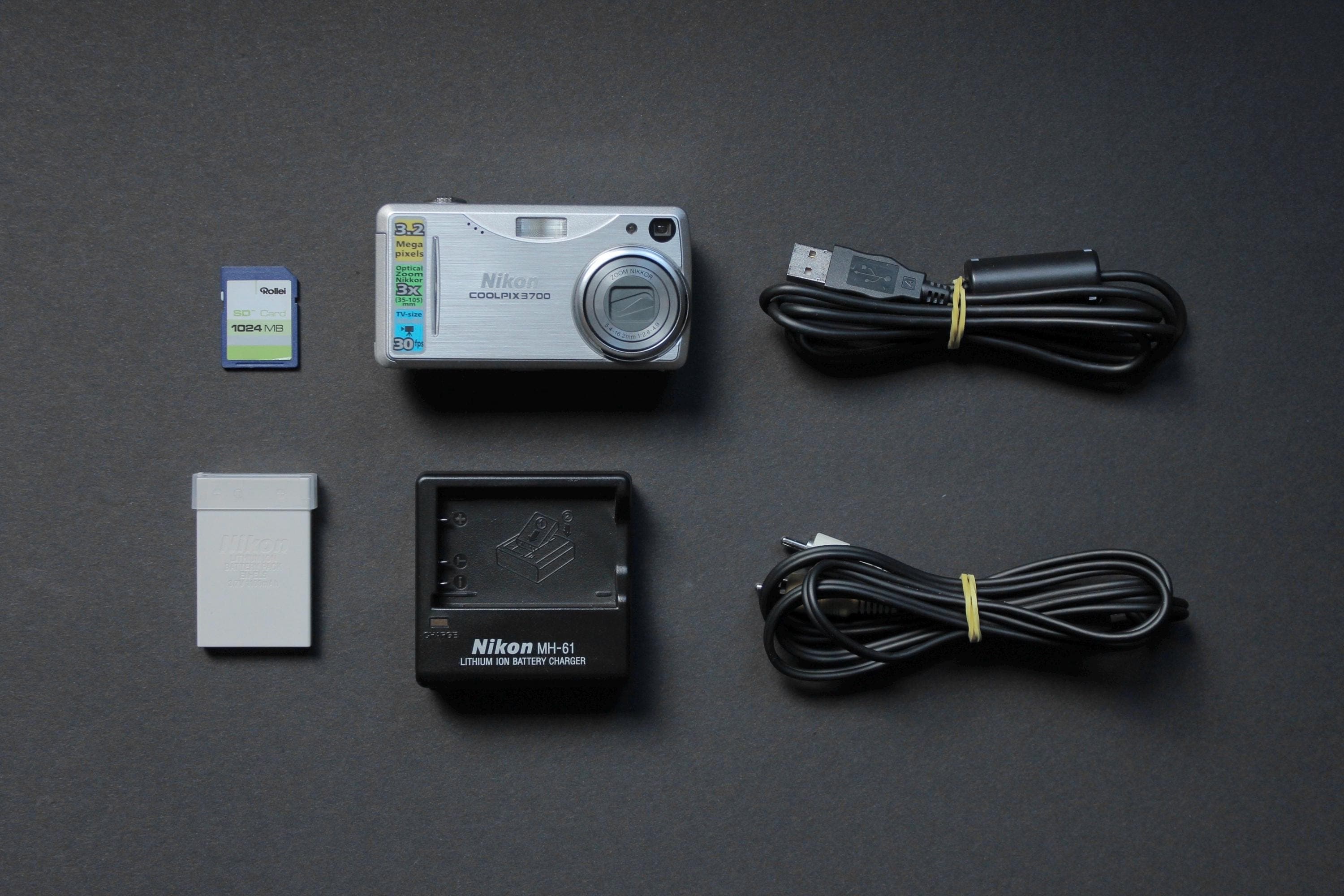 Nikon Coolpix 3700 - Image 2