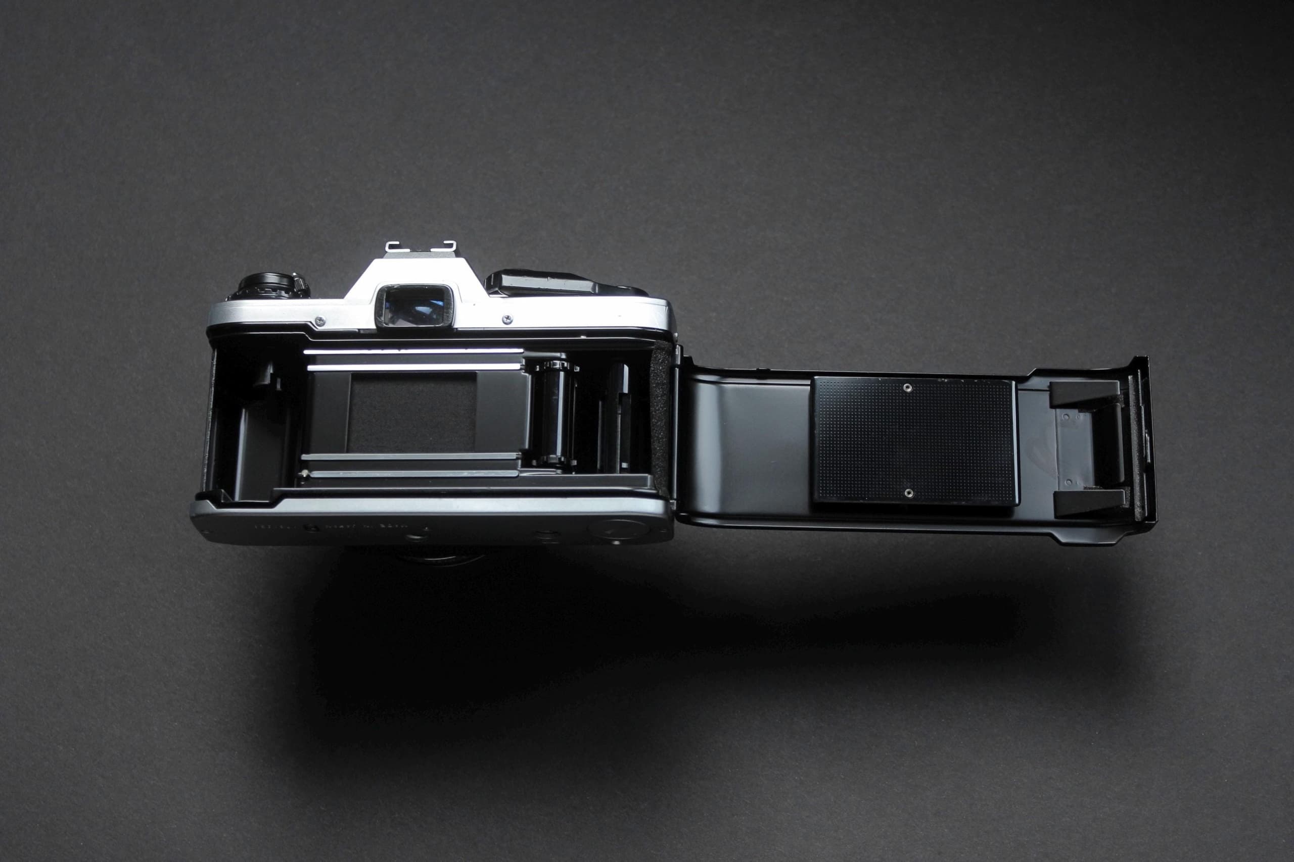 Olympus OM-10 with Olympus Lens - Image 8