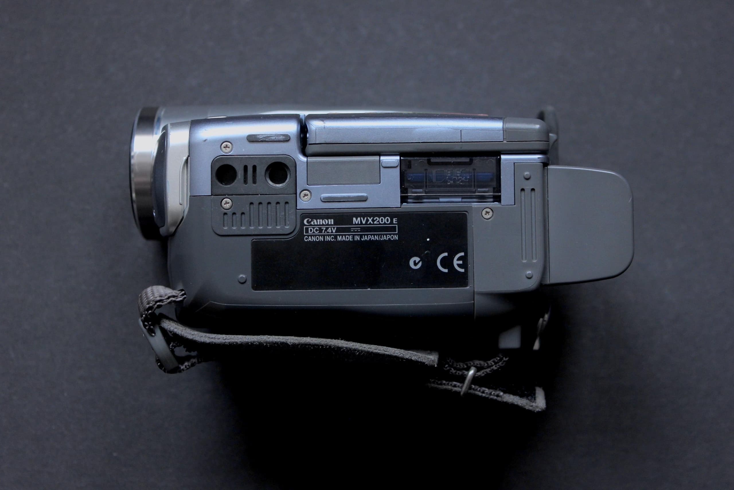 Canon MVX200 - Image 5