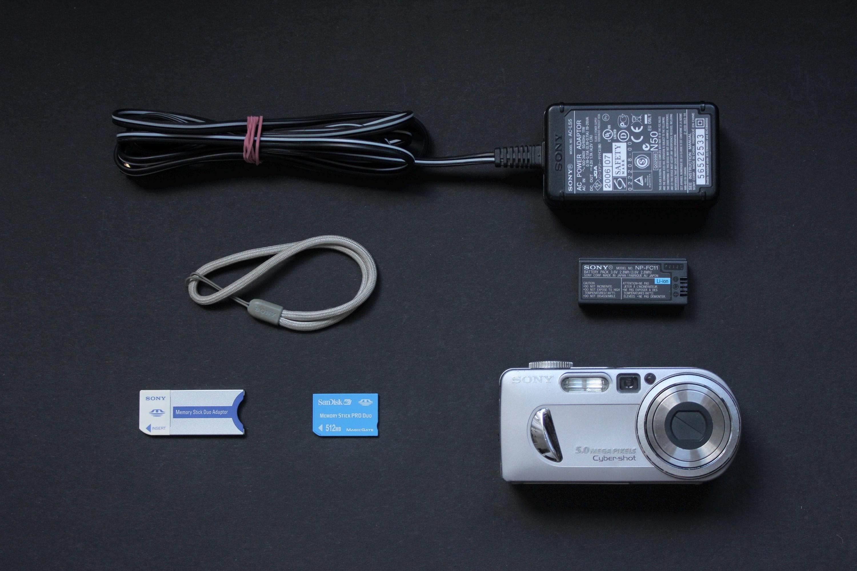 Sony Cyber-shot DSC-P10 - Image 2