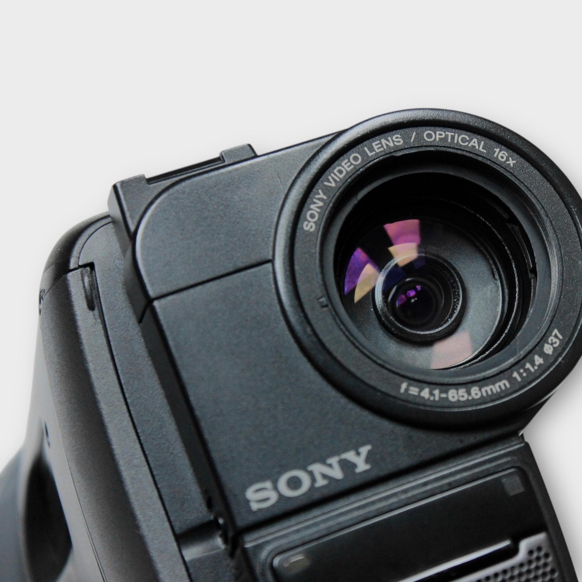 Sony Handycam CCD-TR411E - Image 5