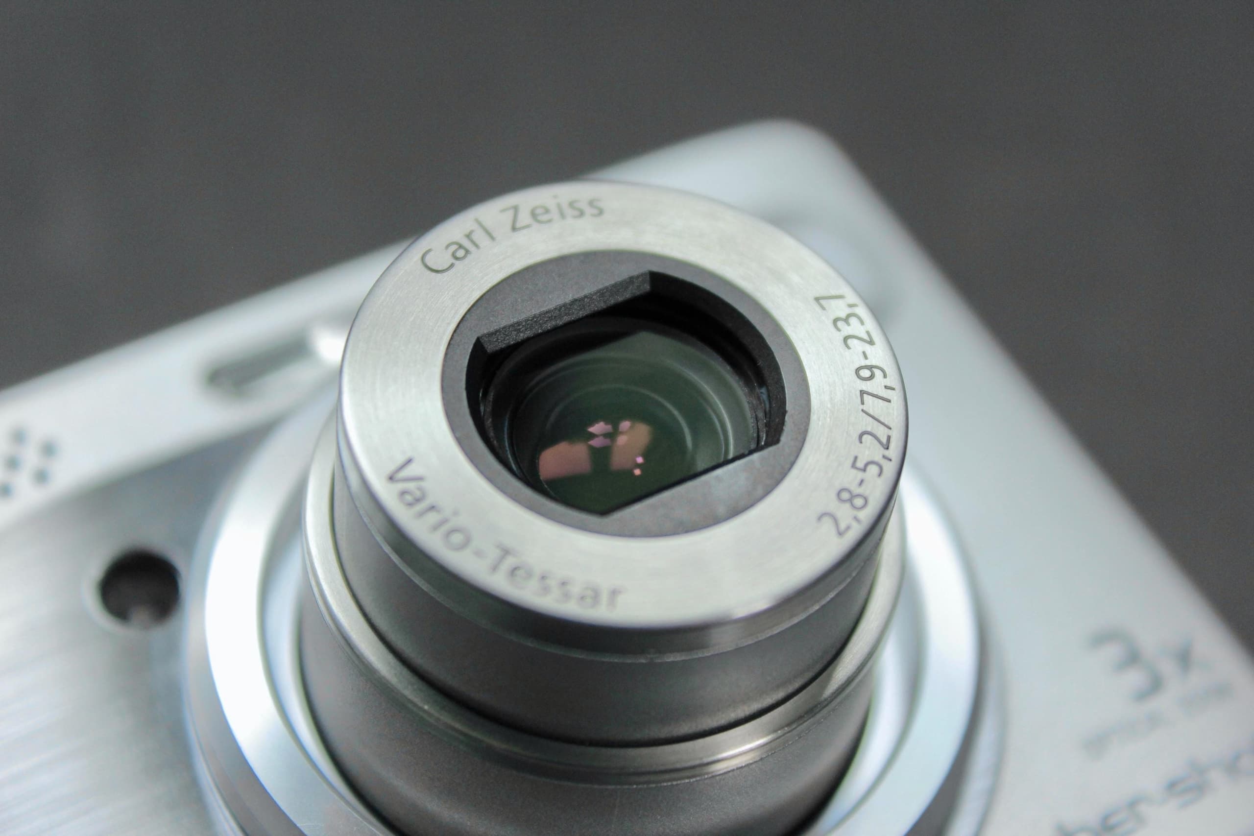 Sony Cyber-shot DSC-W1 - Image 4