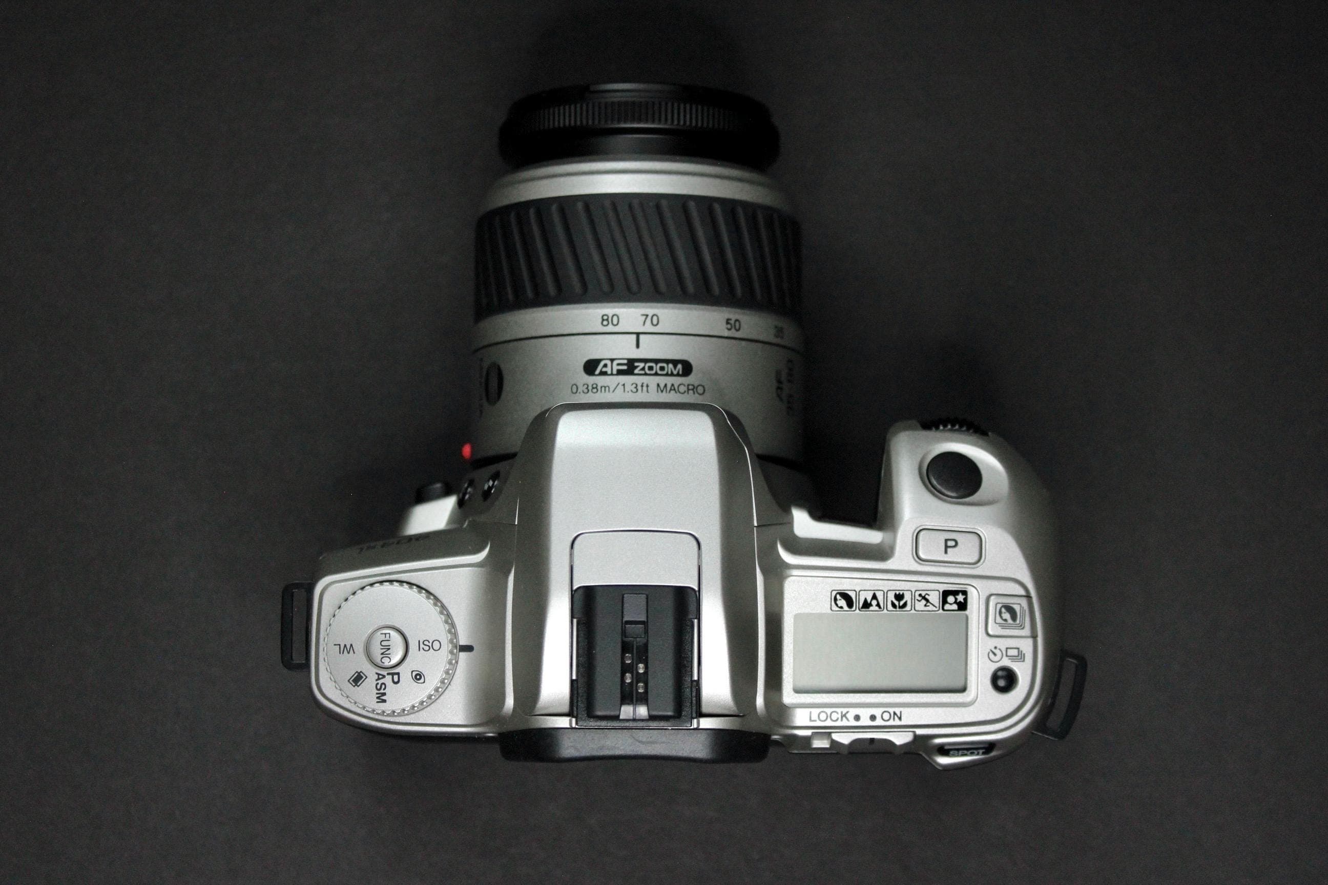 Minolta Dynax 404si with Olympus Power Zoom AF Lens - Image 2