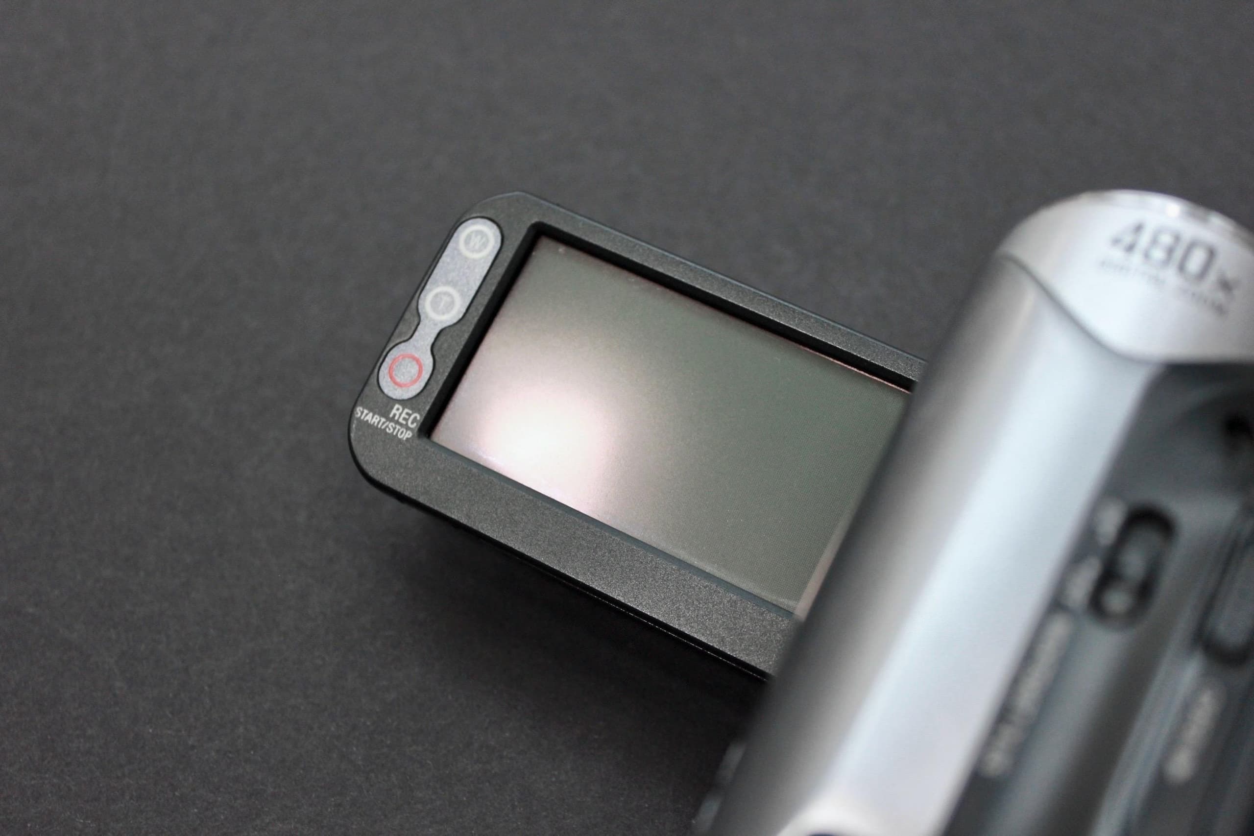 Sony Handycam DCR-DVD202E - Image 3