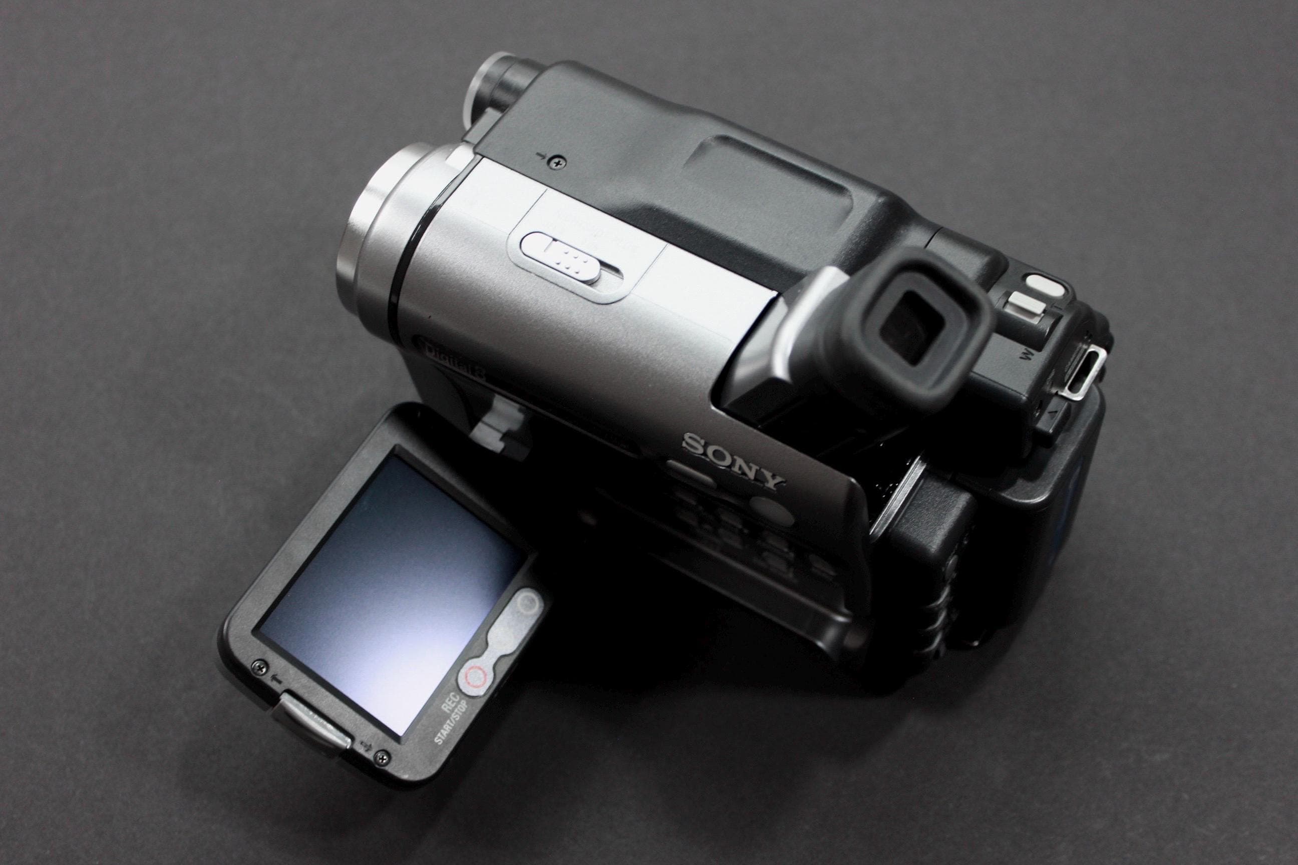 Sony Handycam DCR-TRV285E - Image 7