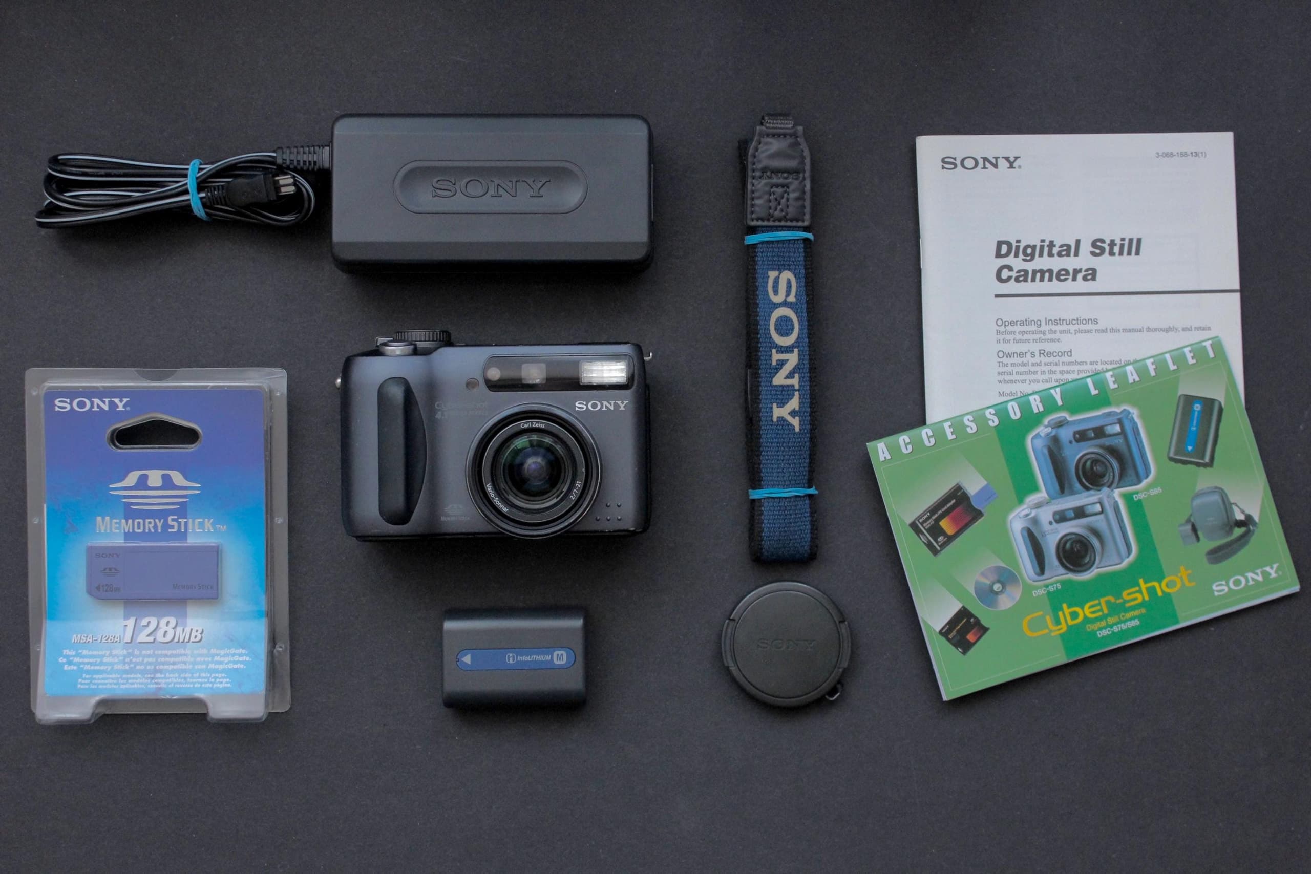 Sony Cyber-shot DSC-S85 - Image 2