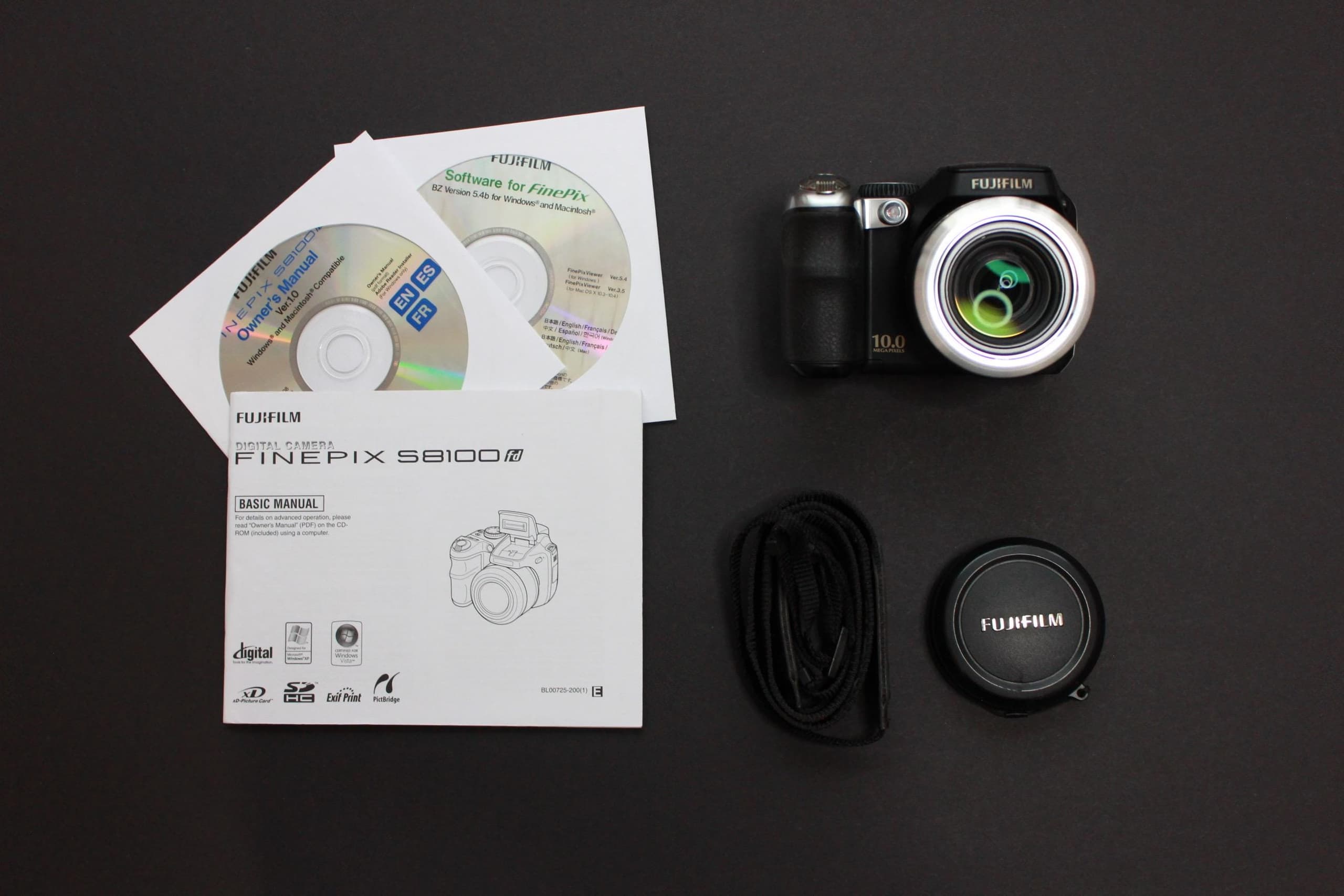 Fujifilm FinePix S8100 FD - Image 2