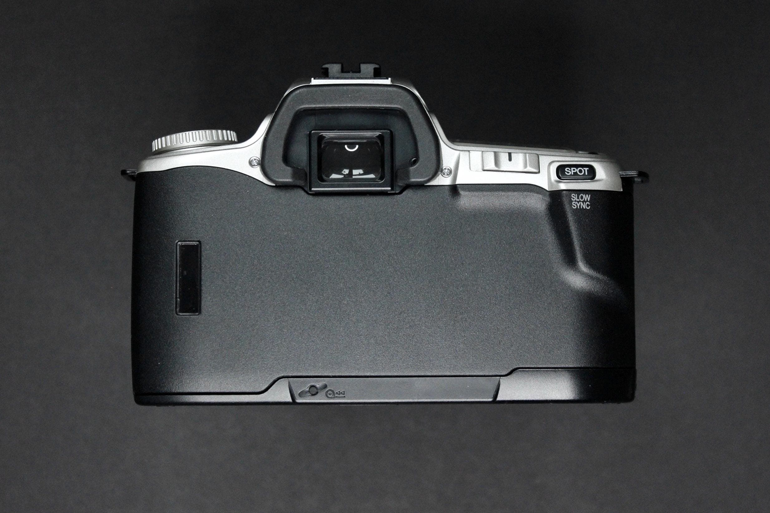 Minolta Dynax 404si with Olympus Power Zoom AF Lens - Image 5