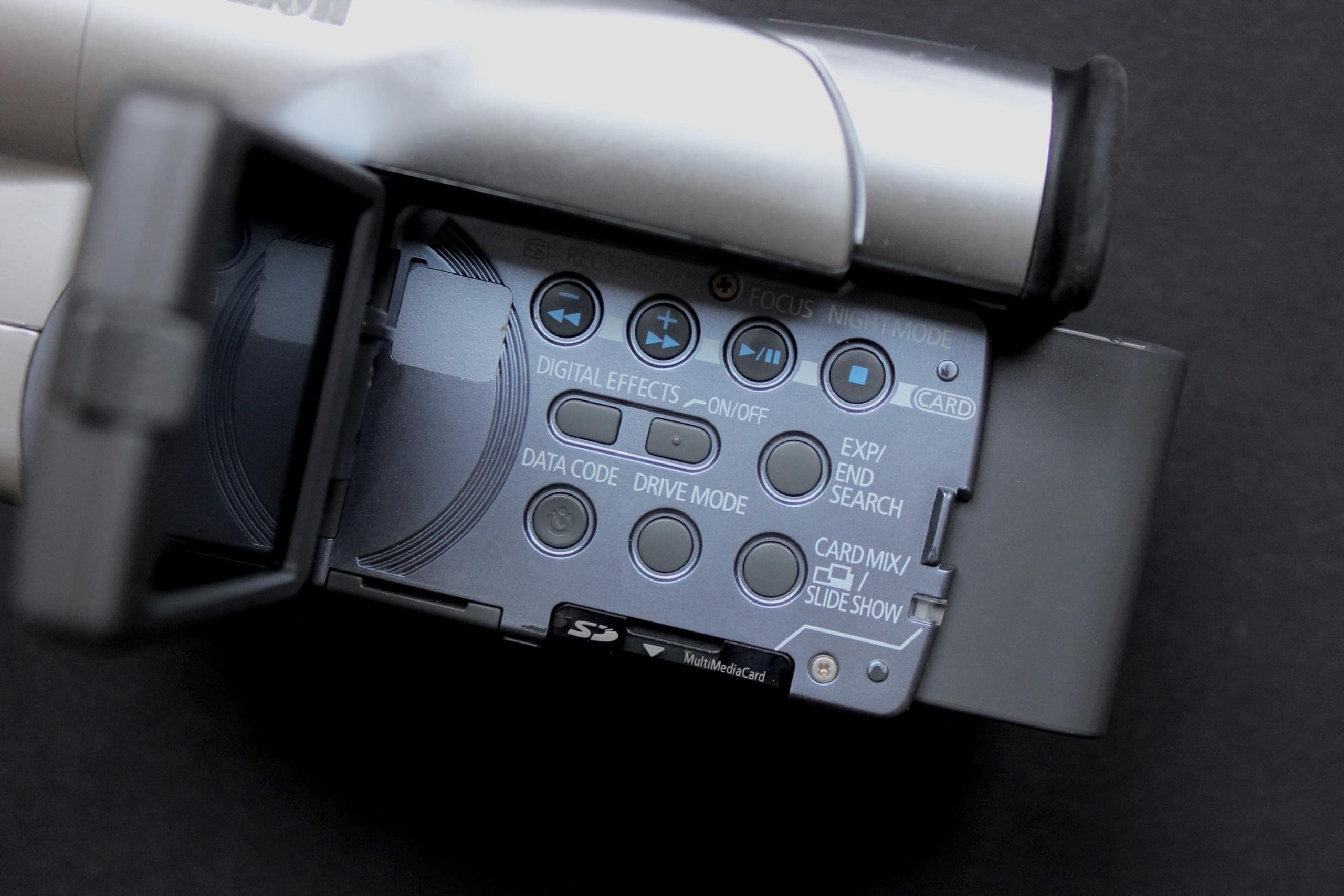 Canon MVX200 - Image 9