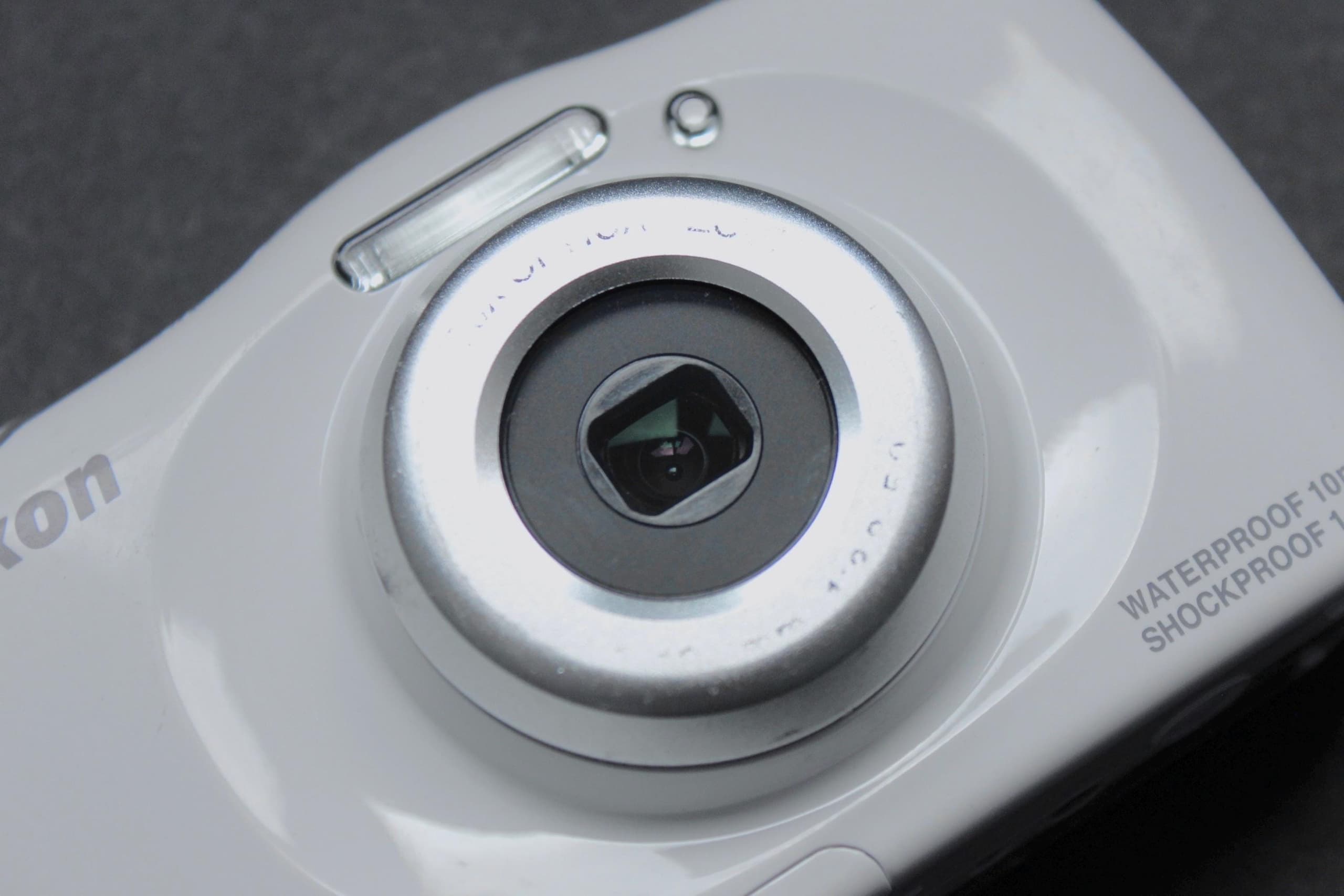 Nikon Coolpix S33 - Image 4