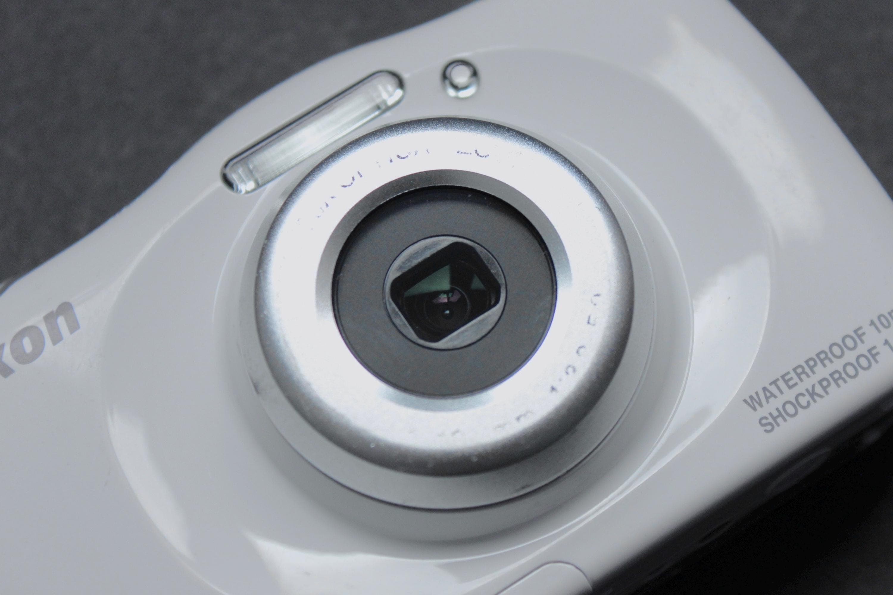 Nikon Coolpix S33 - Image 4