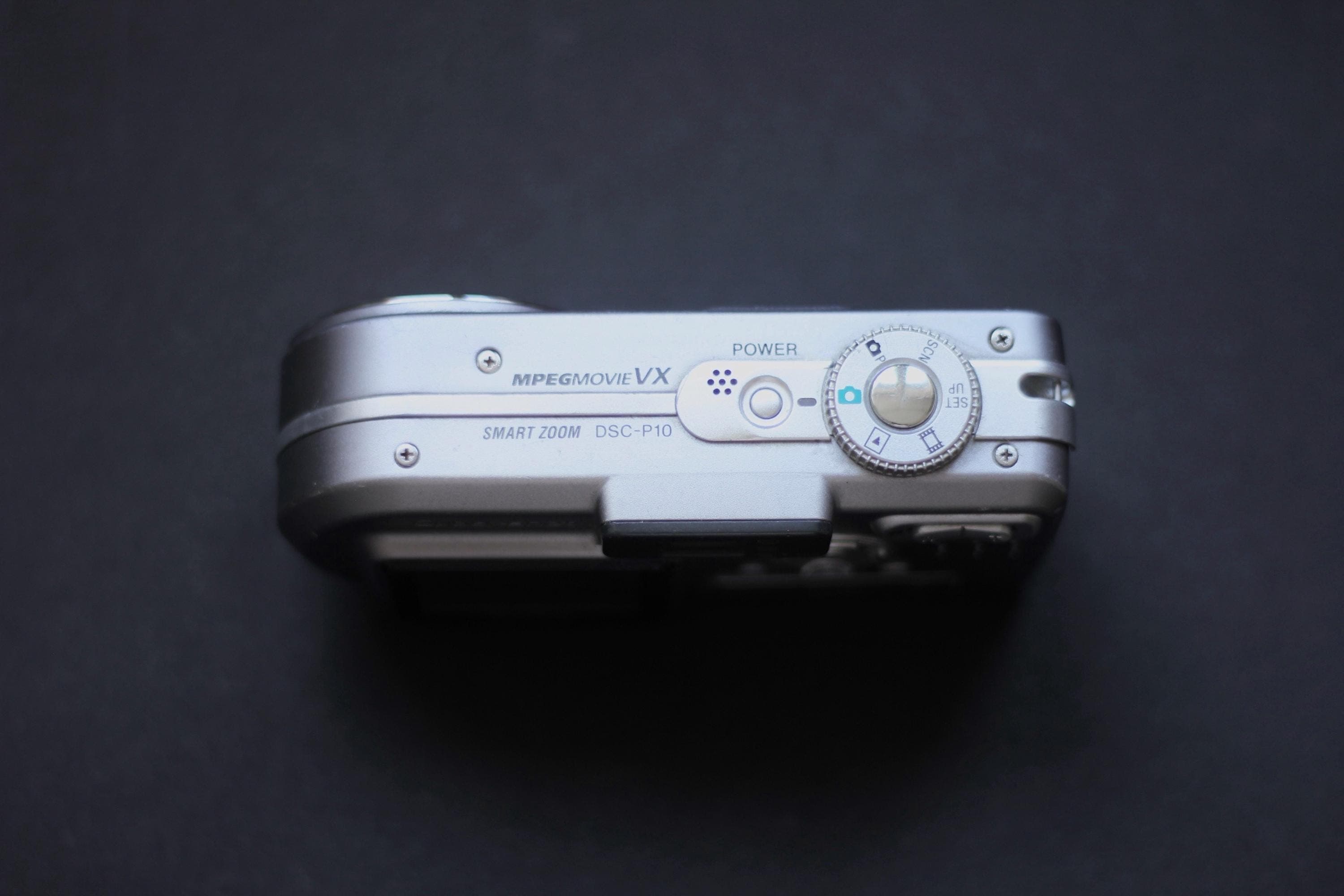 Sony Cyber-shot DSC-P10 - Image 4