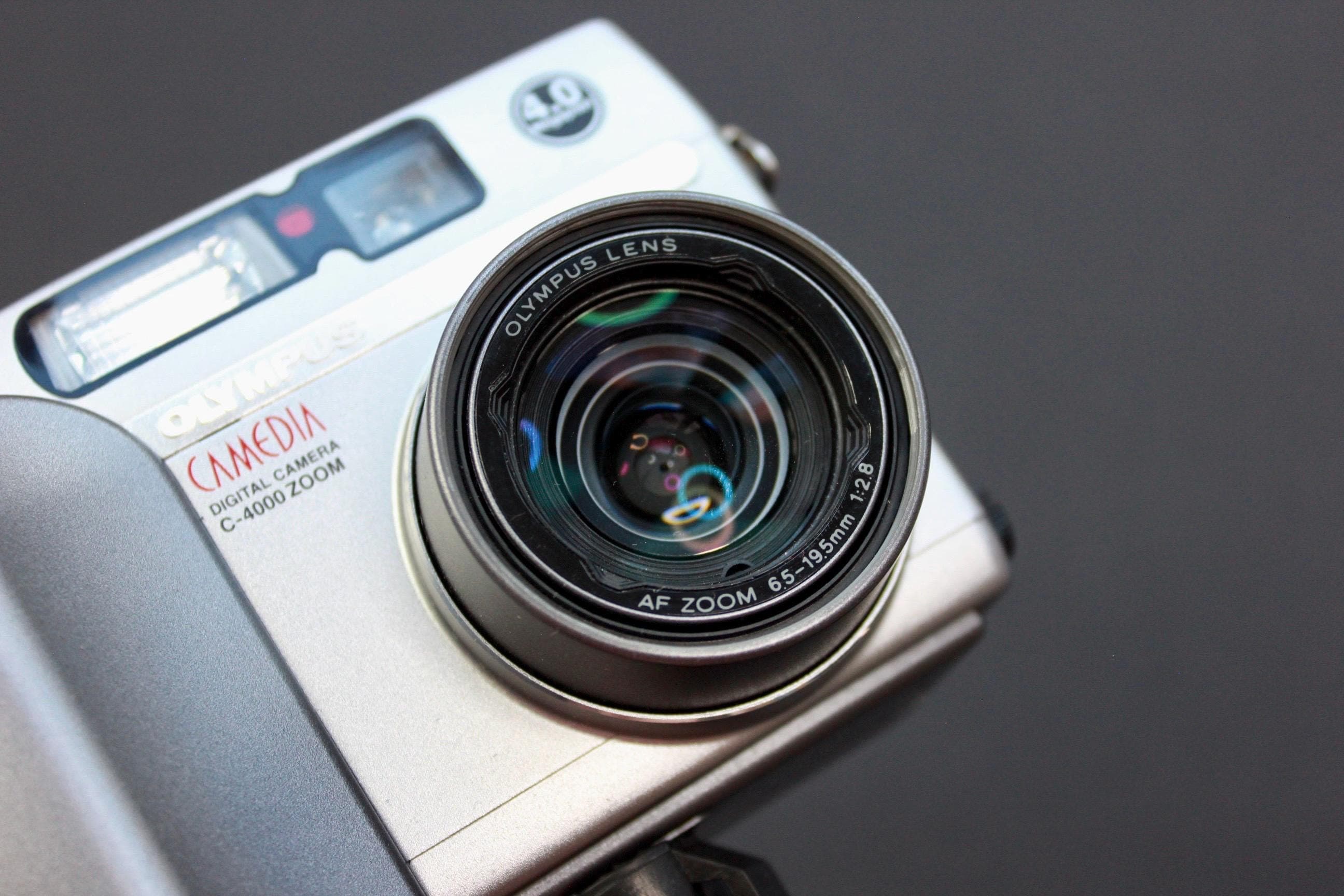 Olympus Camedia C-4000 Zoom - Image 4