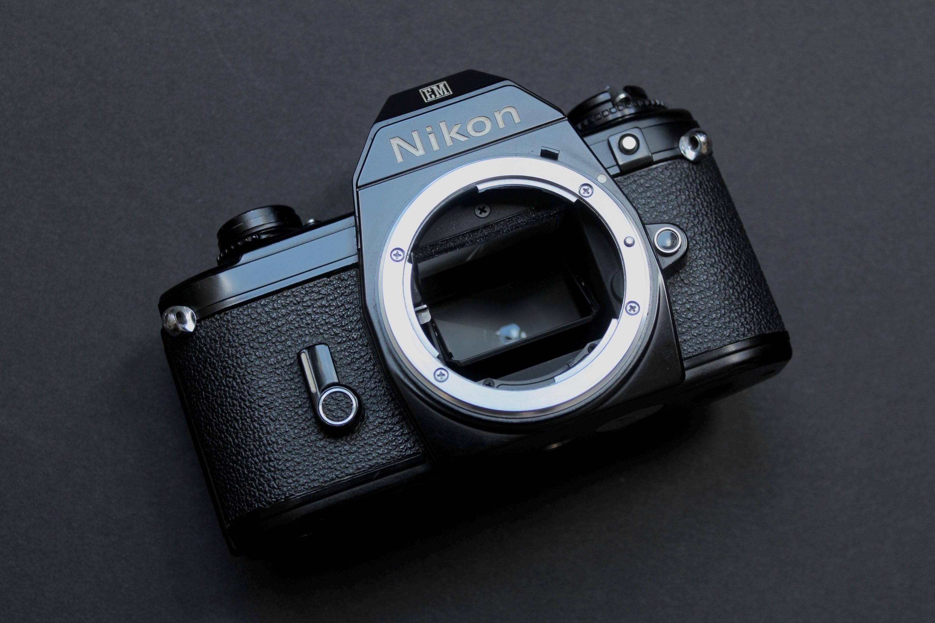 Nikon EM with Nikon Series E Lens - Image 5