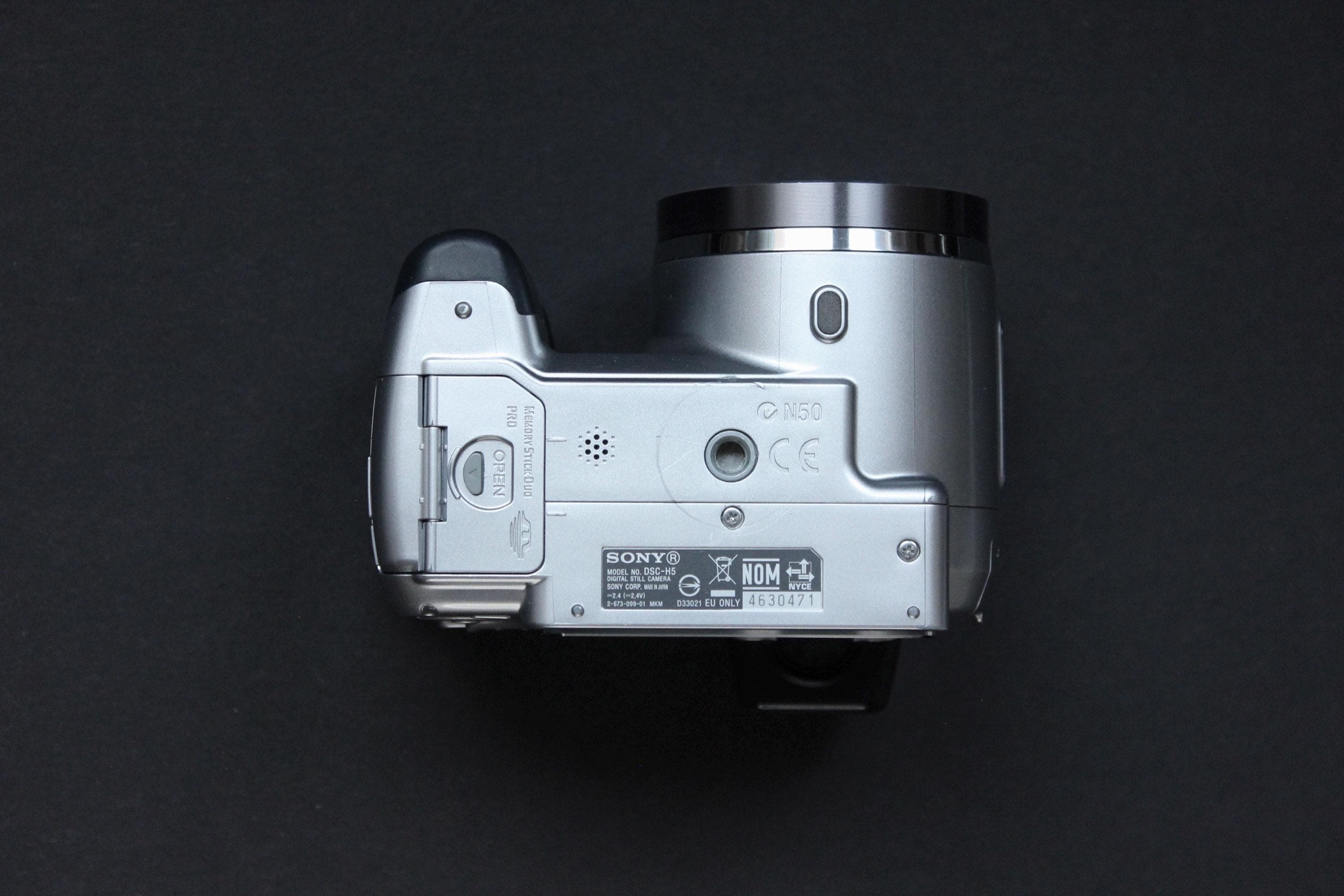 Sony Cyber-shot DSC-H5 - Image 8