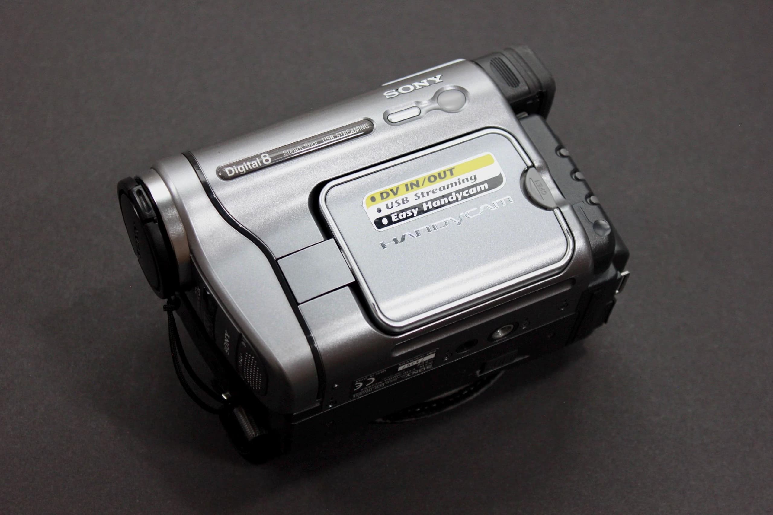 Sony Handycam DCR-TRV285E - Image 2