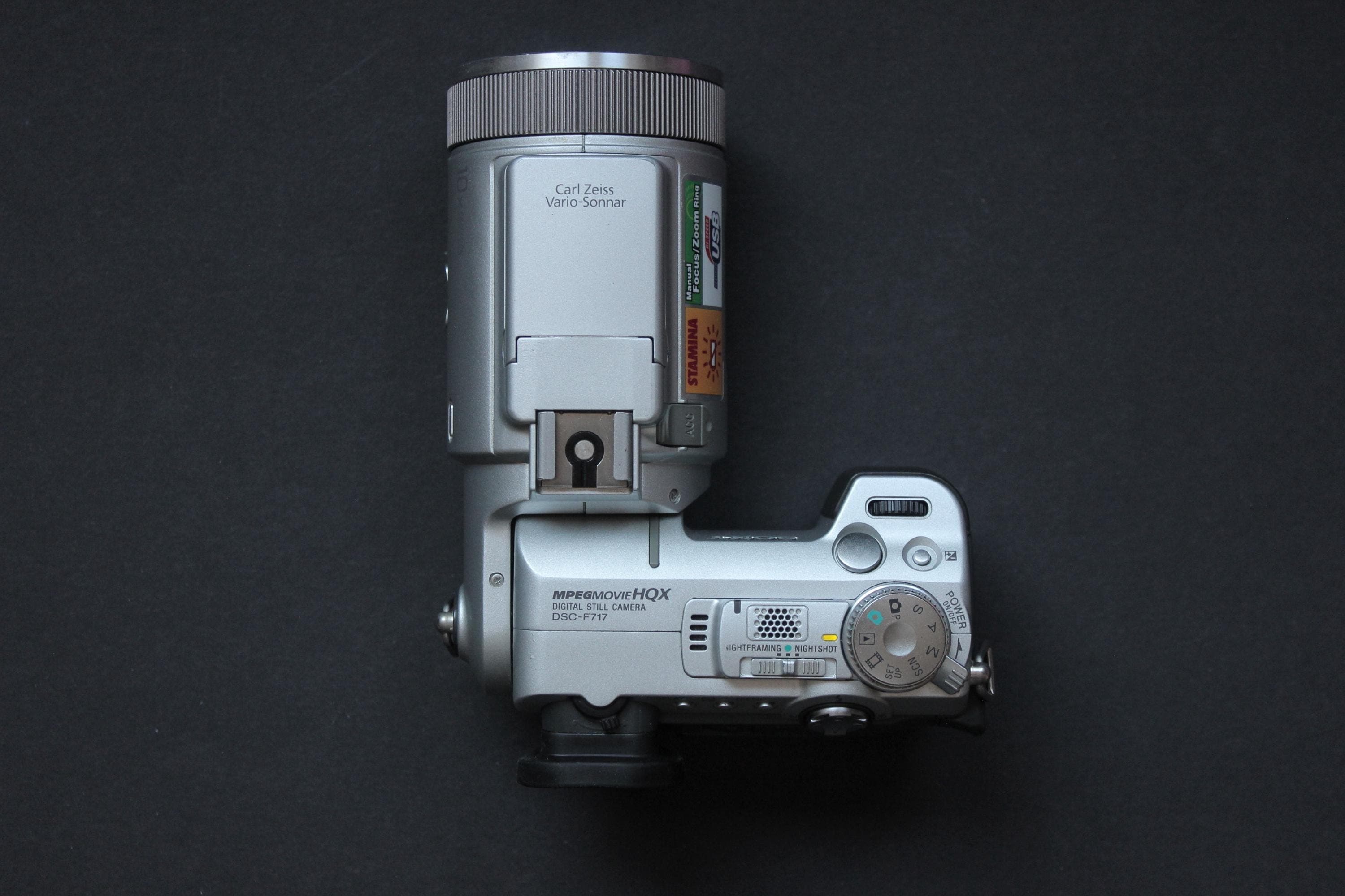 Sony Cyber-shot DSC-F717 - Image 7