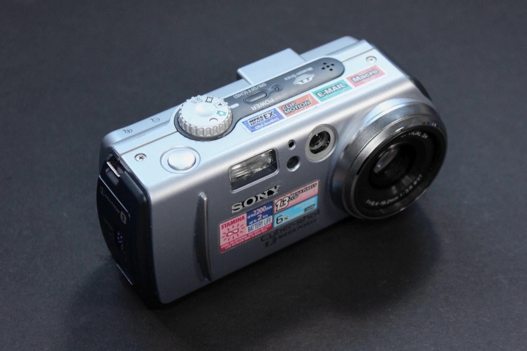 Sony Cyber-shot DSC-P30 - Image 4