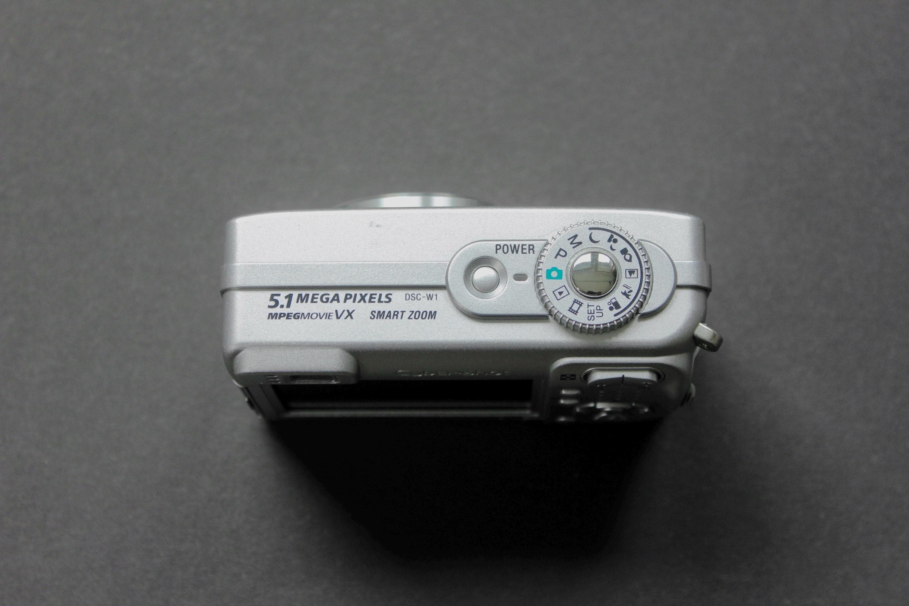 Sony Cyber-shot DSC-W1 - Image 5