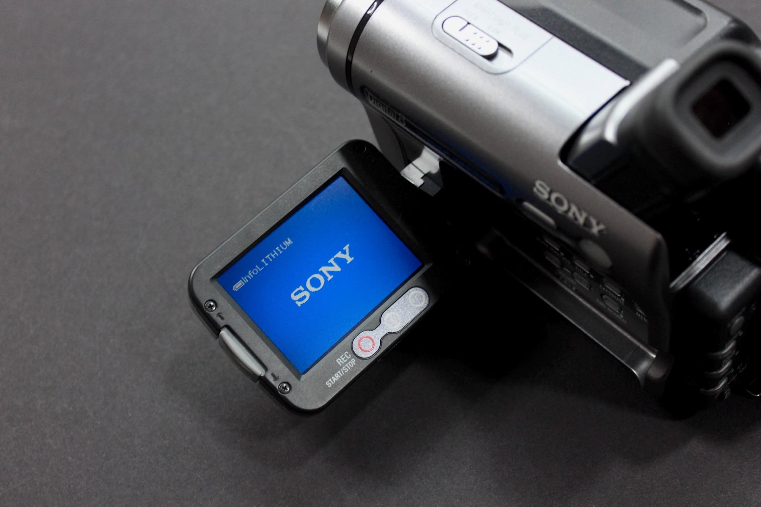 Sony Handycam DCR-TRV285E - Image 8