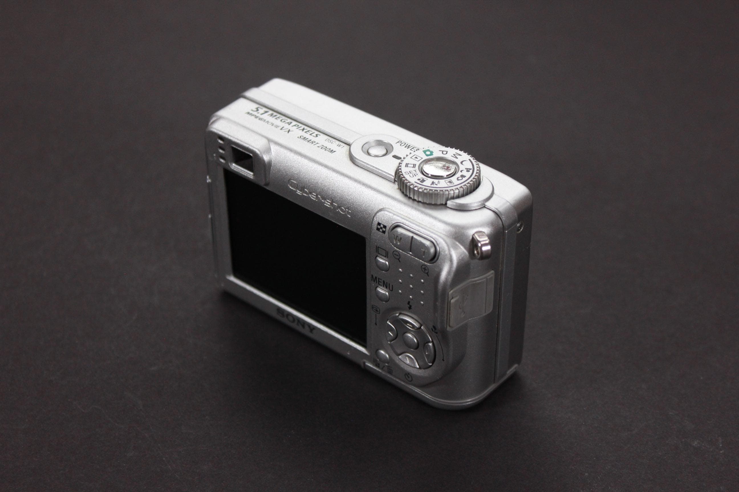 Sony Cyber-shot DSC-W1 - Image 5