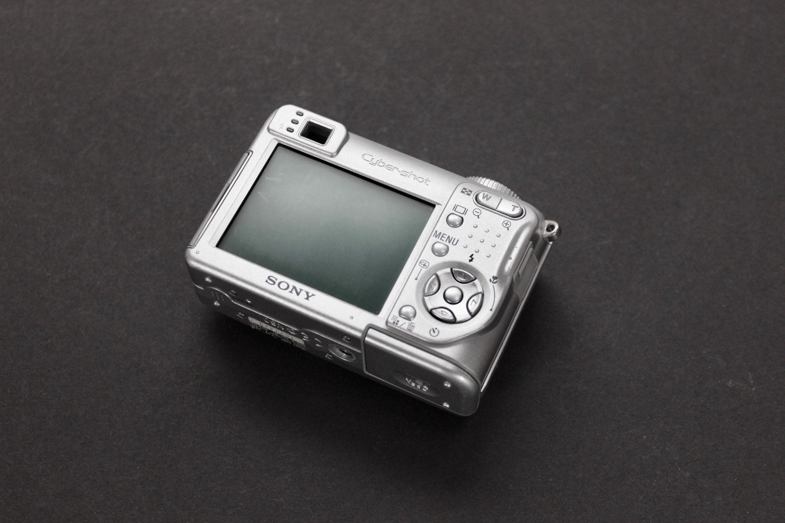 Sony Cyber-shot DSC-W1 - Image 6