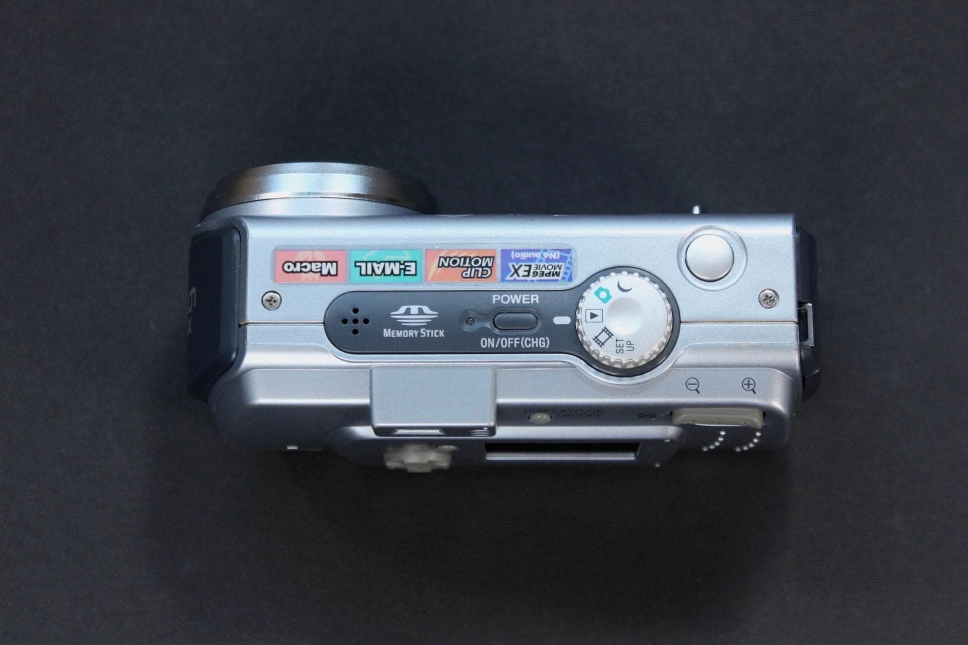 Sony Cyber-shot DSC-P30 - Image 6