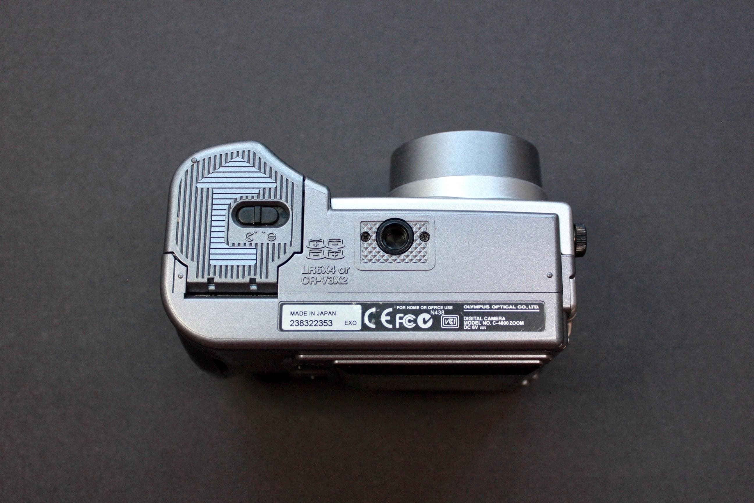 Olympus Camedia C-4000 Zoom - Image 5